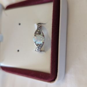 Silver ring. Cubic zirconia diamond and opal. Size 6